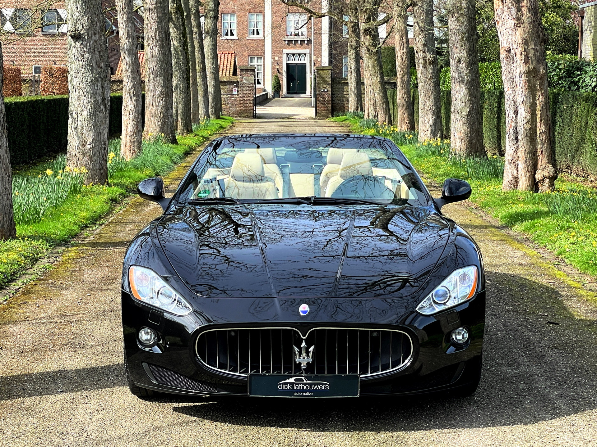 44374923-2.jpg