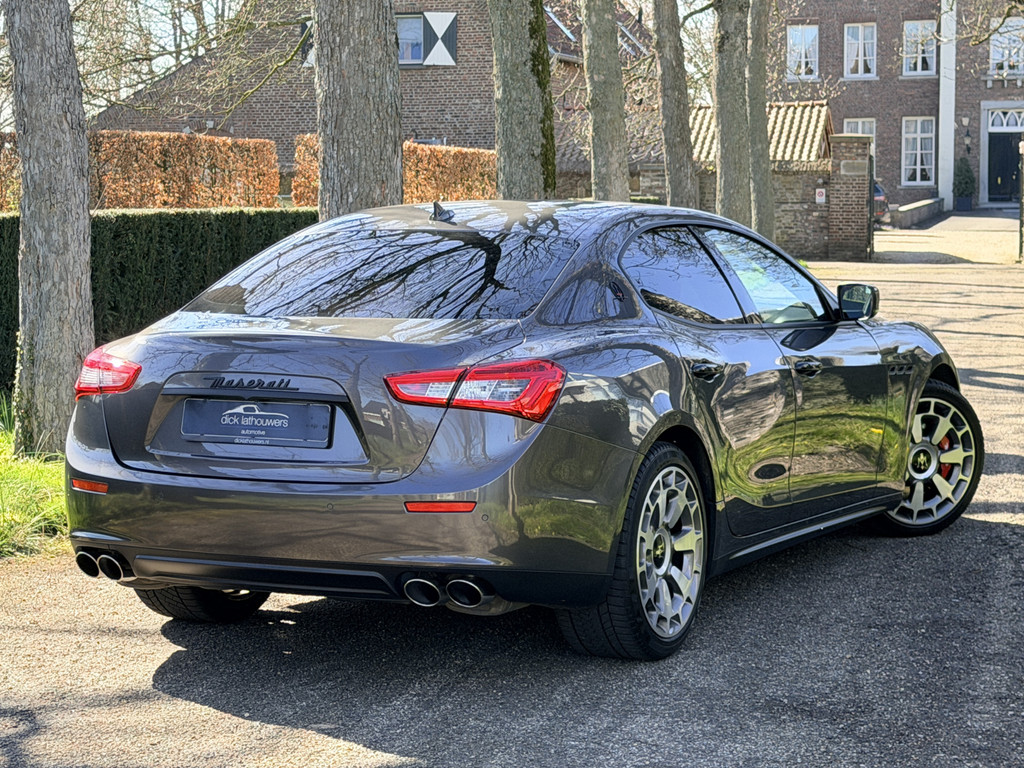 51678342-1.jpg
