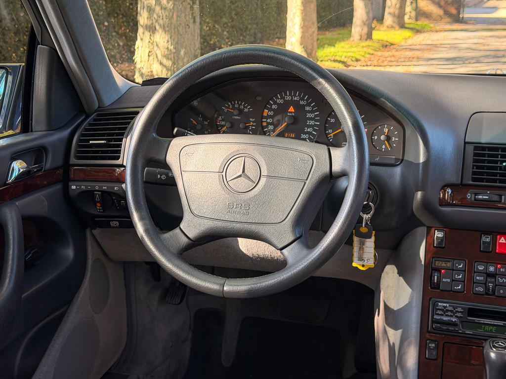 57266256-4.jpg