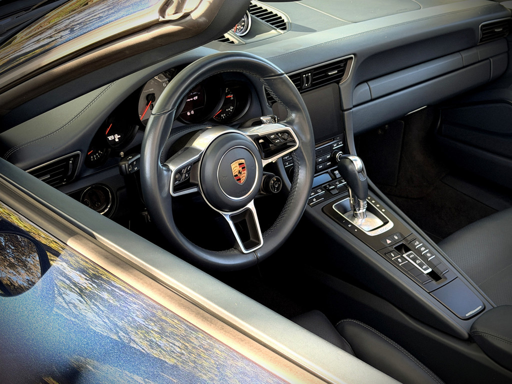 57311287-4.jpg